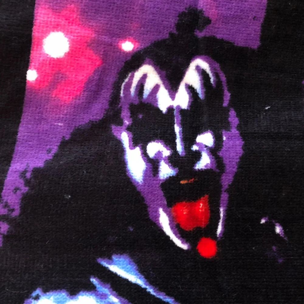 KISS 2009 Kiss Catalog Live Logo Beach  Pool Towel NWOT